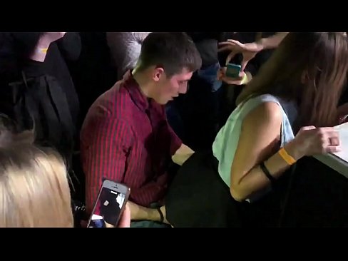 ❤️ Sex real într-un club de noapte rusesc. O rusoaică de 18 ani în anus și vagin futută într-un club de noapte ❤️❌ at porn ro.pornma-com.ru